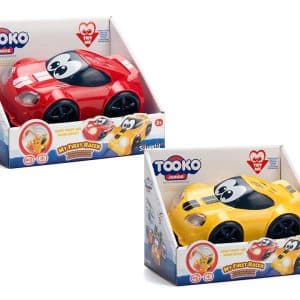 מכונית מירוץ ראשונה עם קולות ואורות