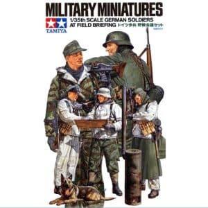 GERMAN SOLDIERS AT FIELD BRIEFING 1/35 35212